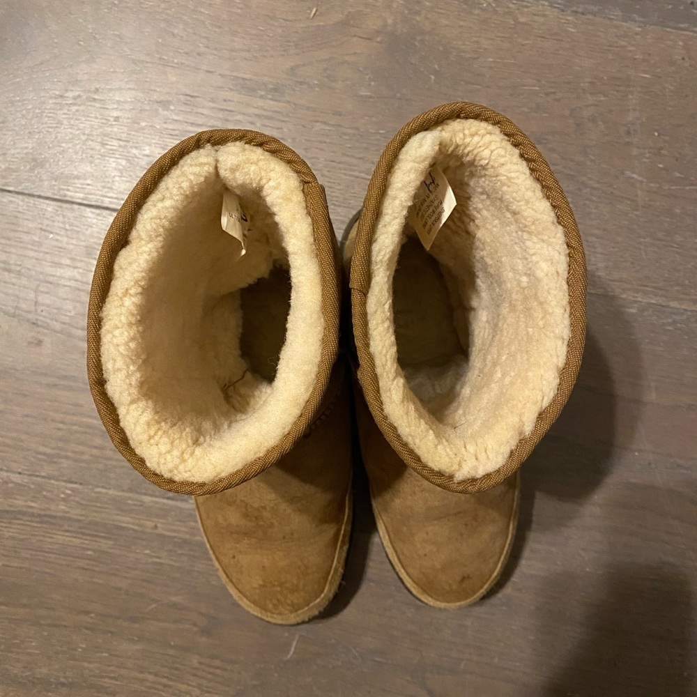 Ugg 5225 Ultra Short Tan Shearling Suede Winter Vintage Boots Size women 6 new. - Picture 6 of 6